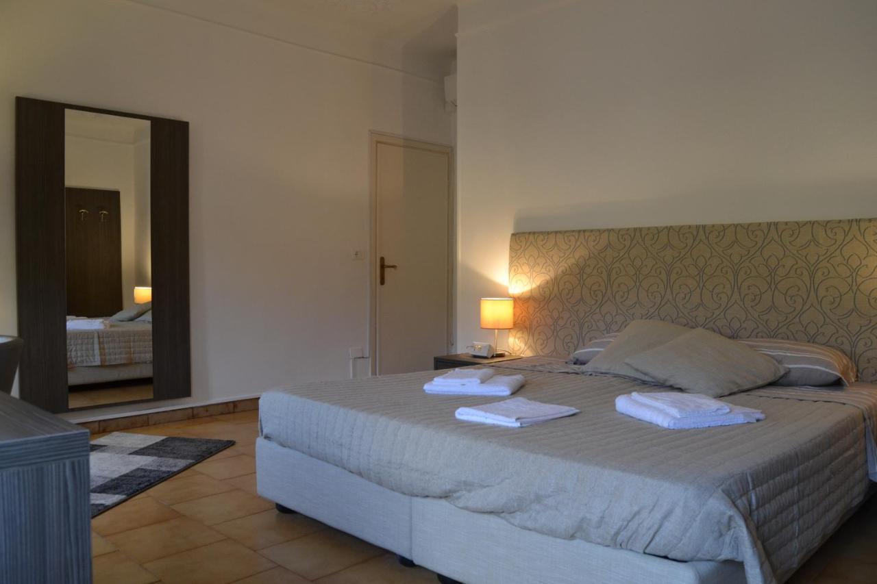 Gabrielli Rooms Et Apartments Sant Antonio Alloggio 4 M0230914084 Verona Exterior photo